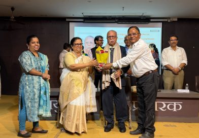 ५० वर्षांच्या अखंड सेवेसाठी प्रदीप पंढरीनाथ जोशी यांना जीवनगौरव पुरस्कार ५० वर्षांच्या अखंड सेवेसाठी प्रदीप पंढरीनाथ जोशी यांना जीवनगौरव पुरस्कार